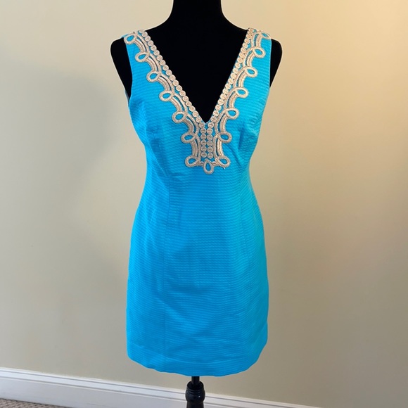 Lilly Pulitzer Dresses & Skirts - Lilly Pulitzer shift dress w gold trim